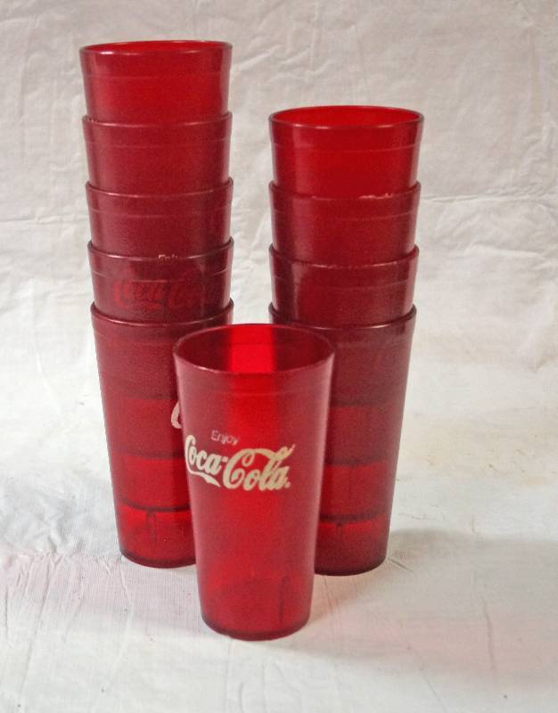 lot 5349 image: Lot of 10 - red Coca-Cola Tumblers 20 oz. Cups