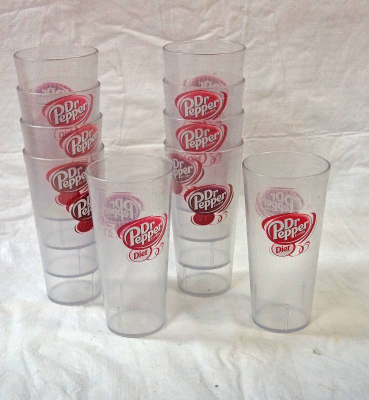 lot 5351 image: Lot of 10 - Dr. Pepper  Diet Dr. Pepper Tumblers 20 oz. Cups
