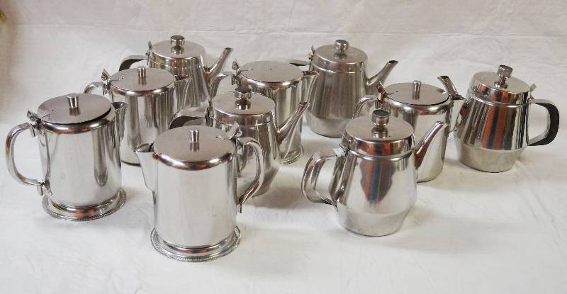 lot 5382 image: Lot of Hot Water  Tea  Creamer Set