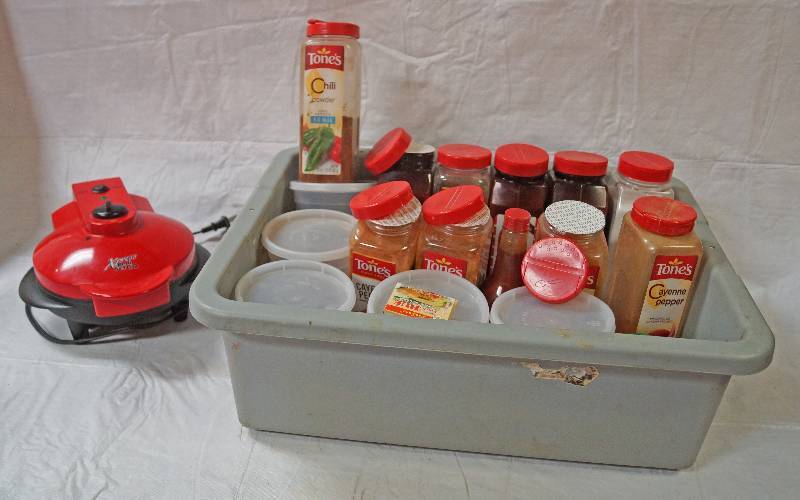 lot 5432 image: Huge Tub of Restaurant SPICES - Small Fryer - Learn the Secret Recipe