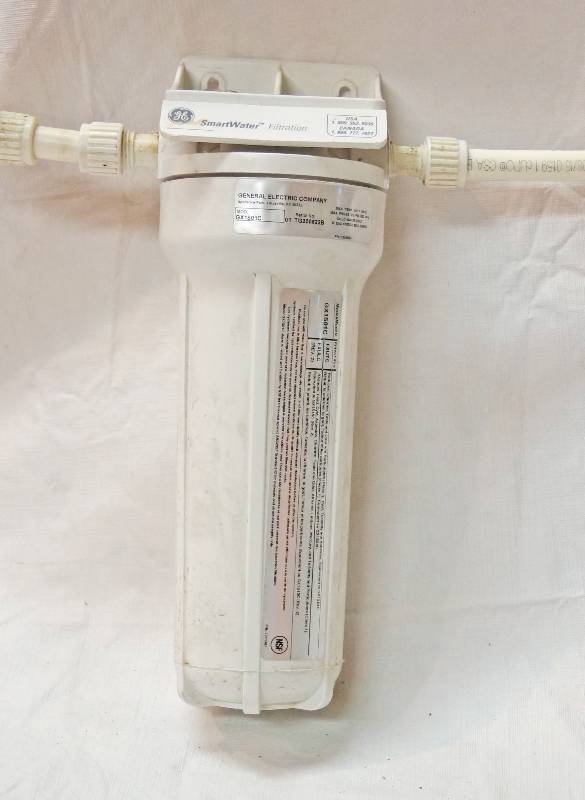 lot 5165 image: GE SmartWater Filtration Water Filter M# GX1S01C