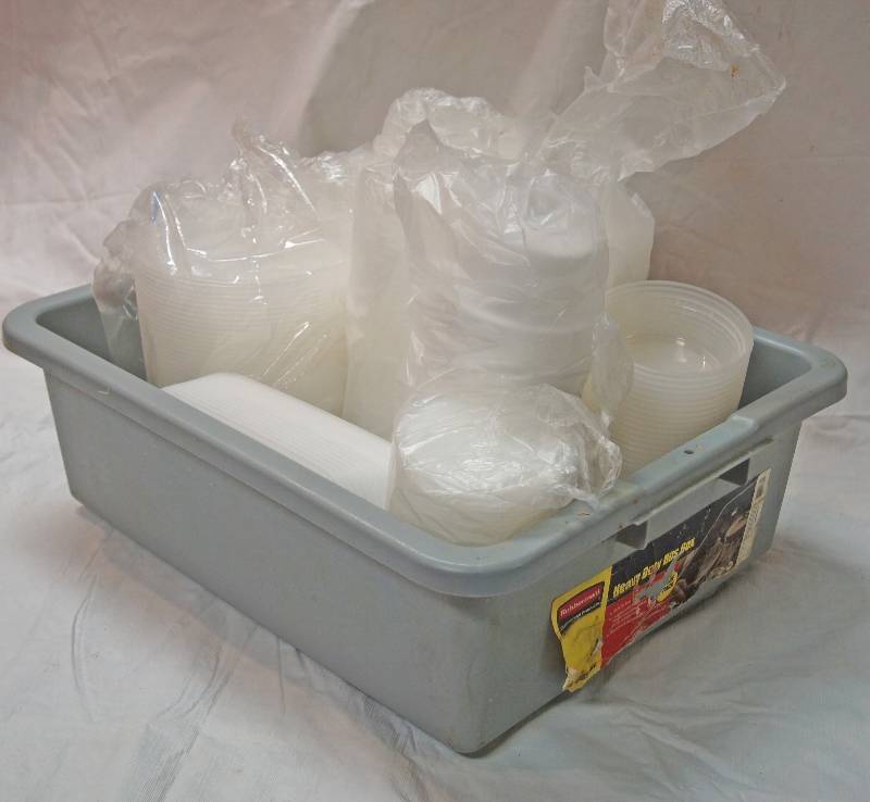 lot 5173 image: Chinese Take Out - Variety of Plastic Lids, Cups and Bowls - see photos