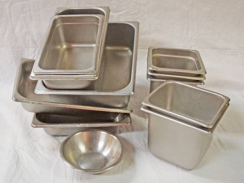 lot 5176 image: Lot of Various Stainless Steel Buffet Serving Trays, etc - See Photos