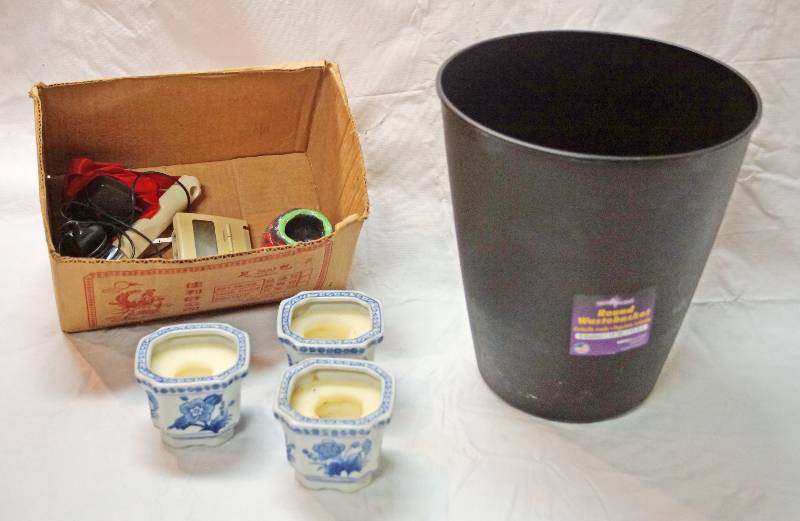 lot 5080 image: Misc and a small Trash Can - Vintage Caller ID box, Candles, etc ... see photos