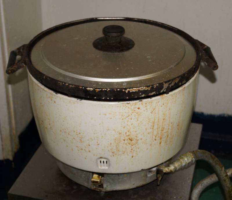 lot 5183 image: VERY BIG Commercial Rice Cooker - Natural Gas