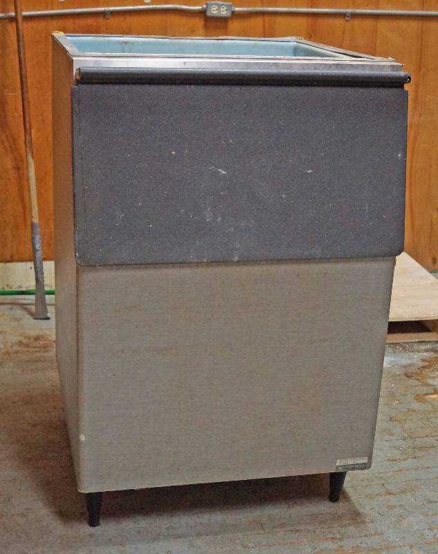lot 5188 image: Big Commercial Ice Storage Bin - M#  500PF