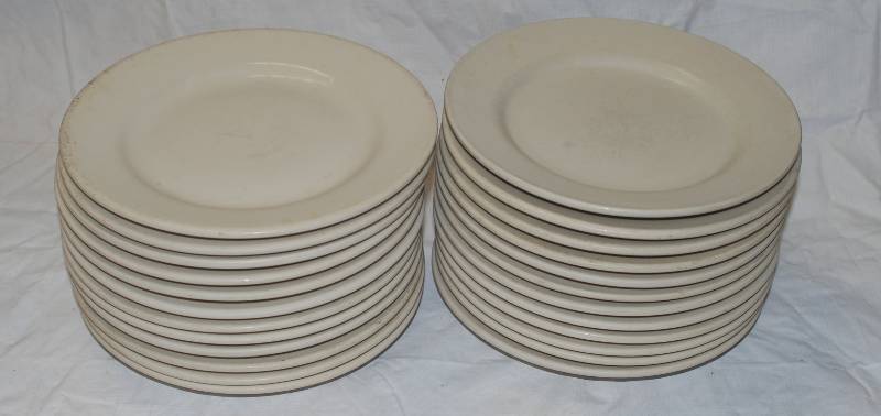 lot 5418 image: 24 Piece Heavy Restaurant Plates