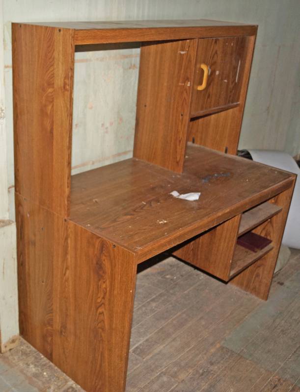 lot 5119 image: Entertainment Center with shelves and storage