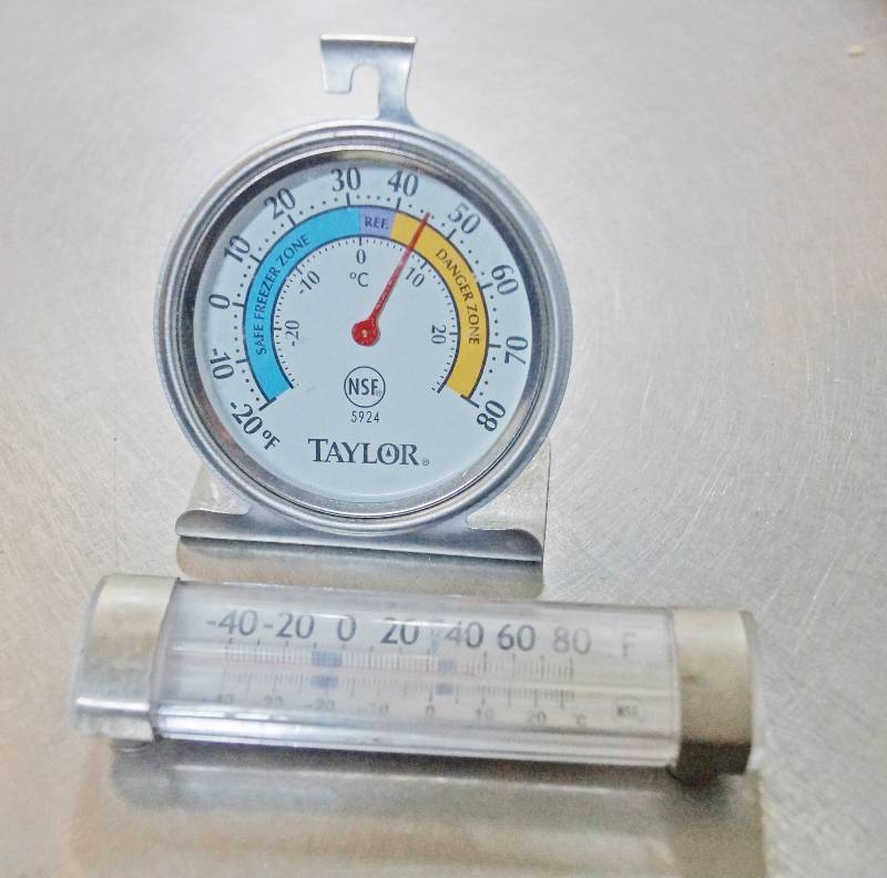 lot 5196 image: Lot of 2 Cold Storage Thermometers