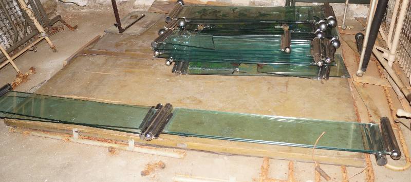 lot 9208 image: Big Lot of Restaurant Glass