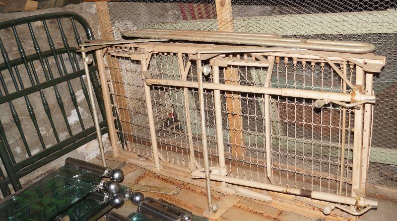 lot 9209 image: Antique Old Metal Hospital Bed