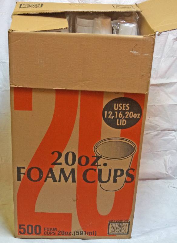 lot 5006 image: Lot of Styrofoam Cups and a few lids