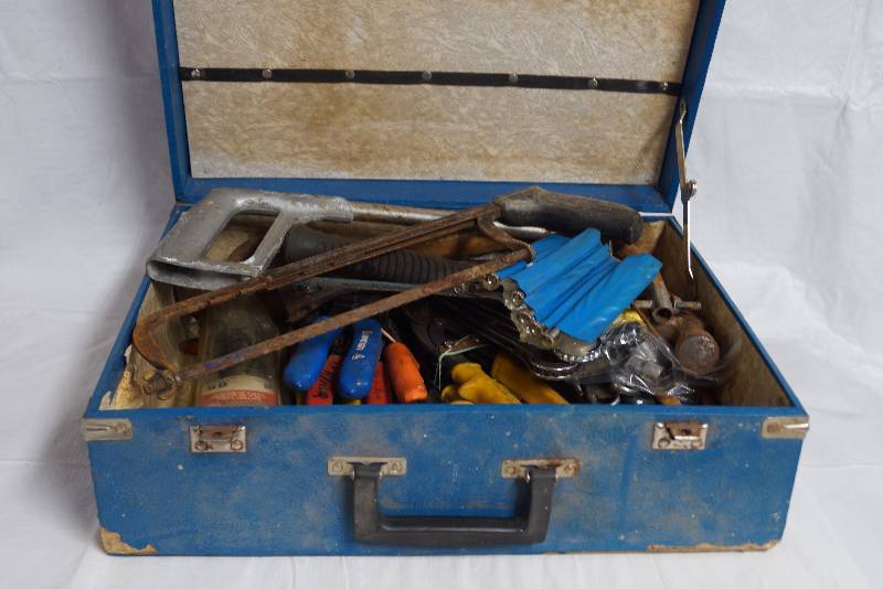 lot 1006 image: Lot of Hand Tools - Wrenches, Saws, Screwdrivers and MORE See pics - Lots of stuff in this one