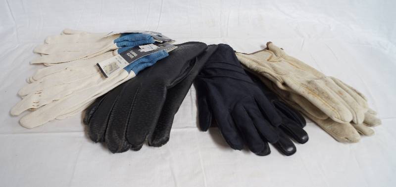 lot 1072 image: Lot of Mens Gloves and Work Gloves - some NEW see pics
