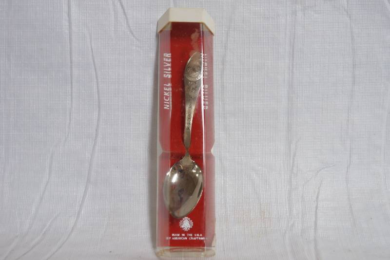 lot 1126 image: State of Oklahoma Nickel Silver Collector Spoon in Box