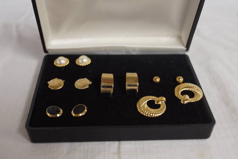 lot 1133 image: Lot of  Pairs of Fashion Earrings - In a box