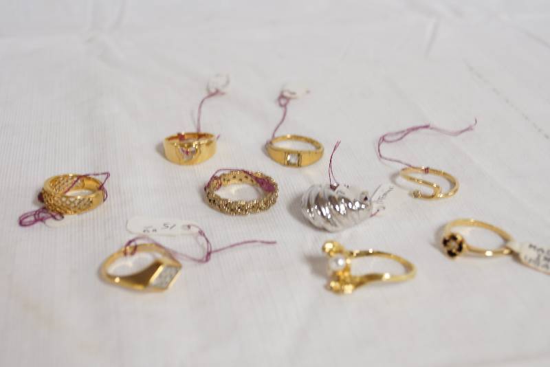 lot 1138 image: Lot of 9 Ladies Fashion Rings