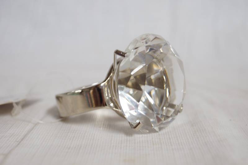 lot 1142 image: Large Wedding Ring  Table Dcor Wedding Favor - Pretty