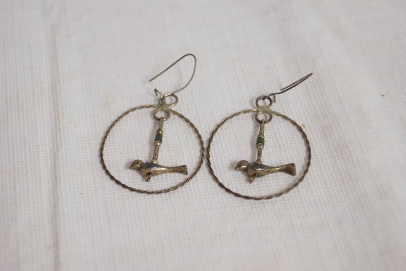 lot 1144 image: Pair of Silver Earrings Birds in a Hoop - Unique