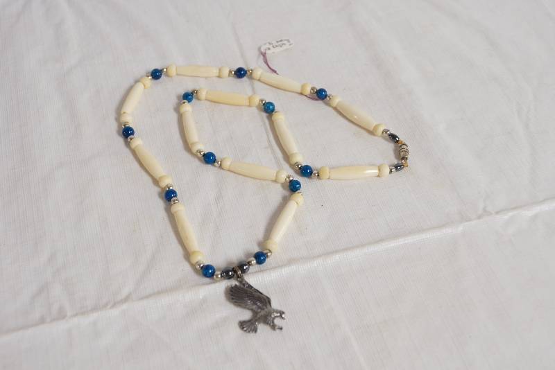 lot 1147 image: Native American Style Beaded Necklace w Eagle Pendant - WOW