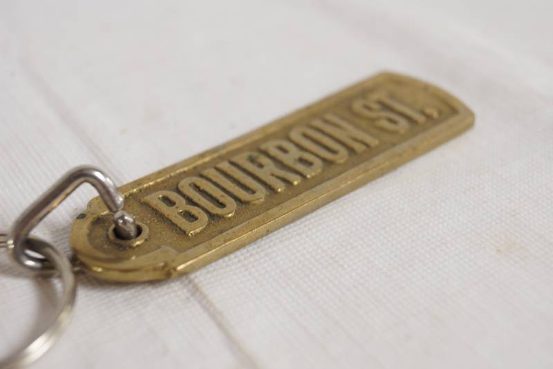 lot 1149 image: Bourbon St. Key Chain - Neat