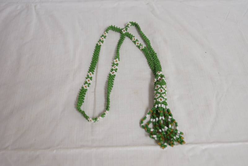 lot 2392 image: Native American Style Beaded Necklace w beaded fringe - Wow