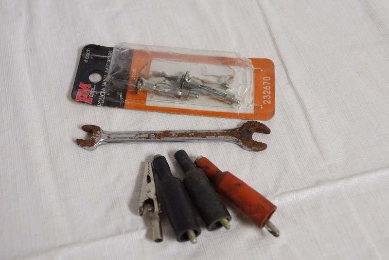 lot 2395 image: Lot of misc. tools - see photos
