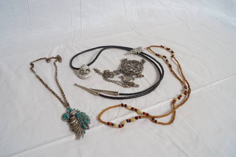 lot 2398 image: Lot of Native American Themed Jewelry - Bolo Tie and other beaded treasures
