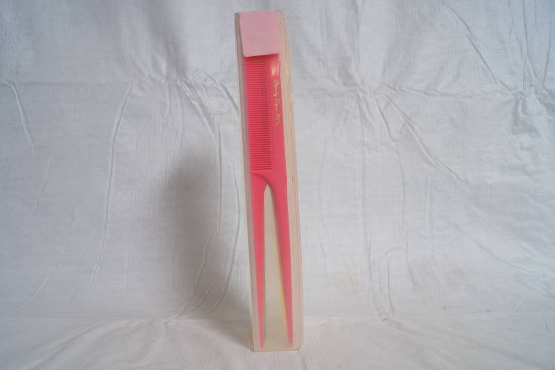 lot 2407 image: Box of - NEON Rattail Combs - New in Packages