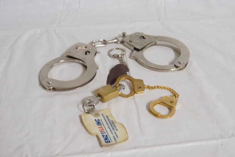 lot 2419 image: Lot of Handcuffs (no key) and KeychainsLocks - see photo