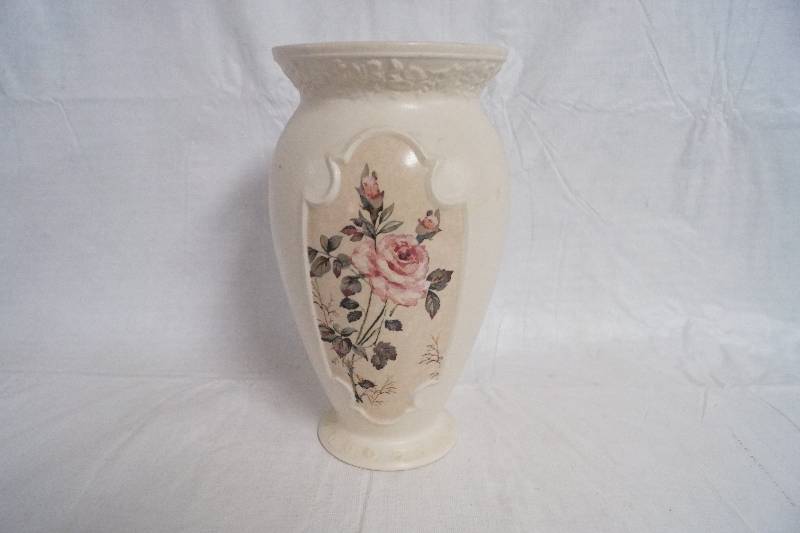 lot 9303 image: Pretty Decorative Ceramic Vase - w rose motif - By FTD