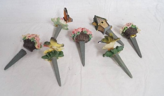 lot 9315 image: Big Lot of Yard Decor Put Them in Your Garden