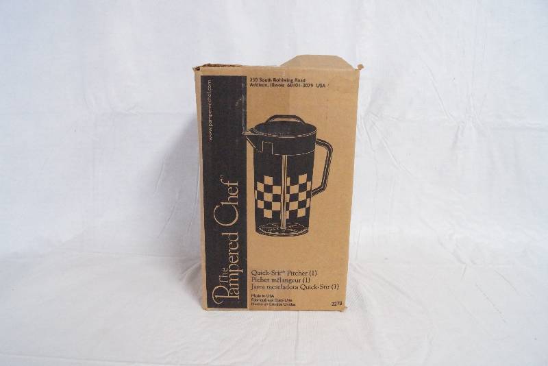 lot 99315 image: The Pampered Chef Quick-Stir Pitcher in Box