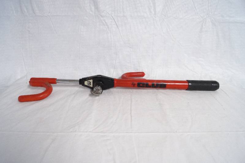 lot 99322 image: THE CLUB - Anti Theft Device with Key