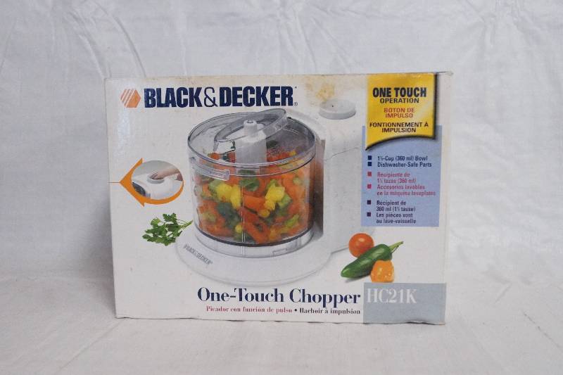 lot 99328 image: Black & Decker One-Touch Chopper in Box