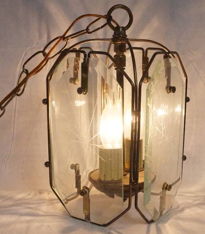 lot 9370 image: 11 Inch Hanging Light Fixture with Glass Panels- Very Pretty