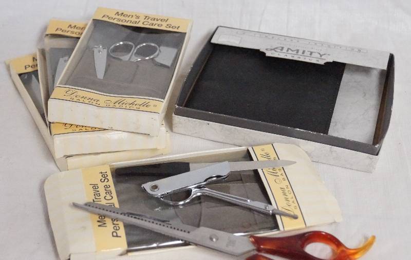 lot 9380 image: Lot of Mens Travel Personal Care Sets, Amity Classics Black Wallet- Very Cool