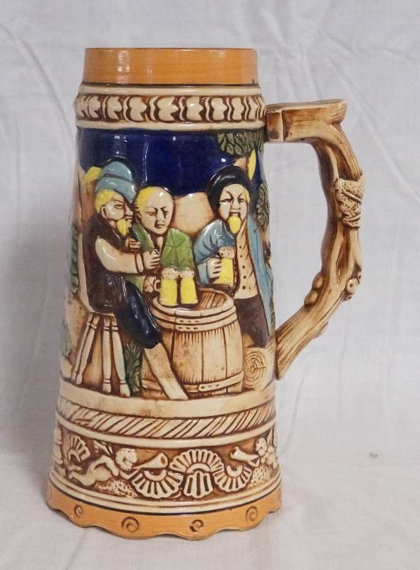 lot 9383 image: German Style Beer Stein Music Box- Very Neat Find