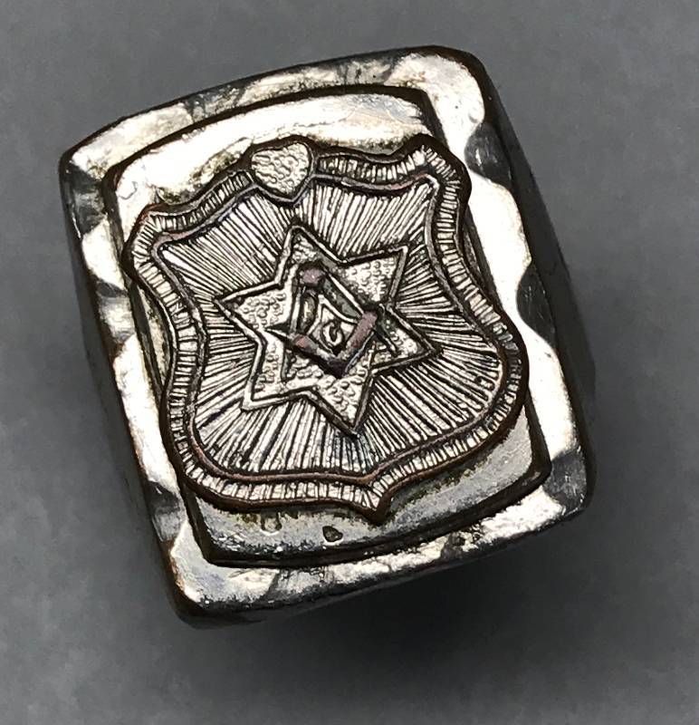 lot 0998 image: Mens Mason - Masonic Ring - See photos - size 13 - 24.13 gr
