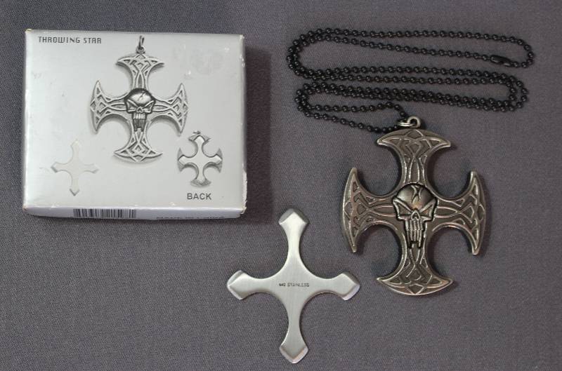 lot 9006 image: Very Cool RC-253 Throwing Star - 14 Chain - 440 Stainless Star w Push Button Skull