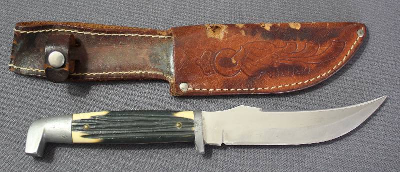 lot 9010 image: Queen Steel #77 Imitation Winterbottom Bone Fixed Blade Sheath Knife