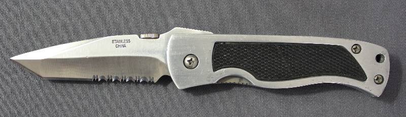 lot 9014 image: Stainless 4-12 Folding Locking Pocket Knife w Belt Clip