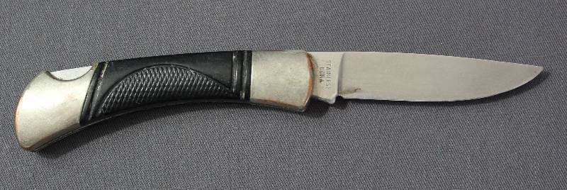 lot 9016 image: Vintage SABRE 4 Folding Locking Pocket Knife w Stainless Blade.