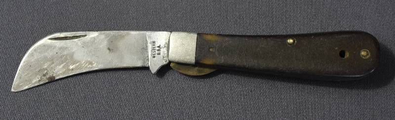 lot 9078 image: Vintage 4 Western USA 854 Utility Wood Locking Folding Pocket Knife.