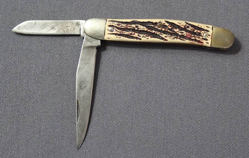 lot 9099 image: Vintage Colonial 3.5 Folding Multi-Blade Pocket. Providence RI USA.