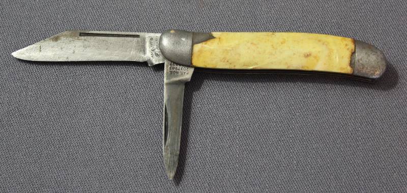 lot 9102 image: Vintage 3 Hammer Brand Multi-Blade Folding Pocket Knife.