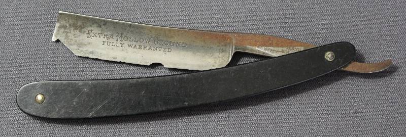 lot 9120 image: Vintage Extra Hollow Ground Shaving Razor Blade. Made in England.