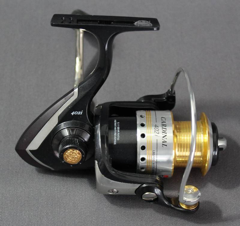 lot 9133 image: NEW Abu Garcia Cardinal 402i Spinning Fishing Reel - 8-Bearing. Gear Ratio 5.11