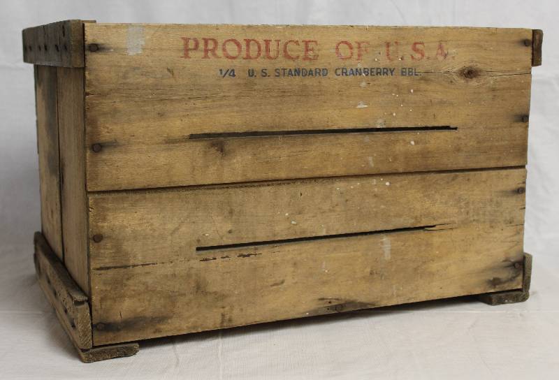 lot 9165 image: Vintage Produce of U.S.A Crate - 10x17x11 - 14 U.S. Standard Cranberry BBL.