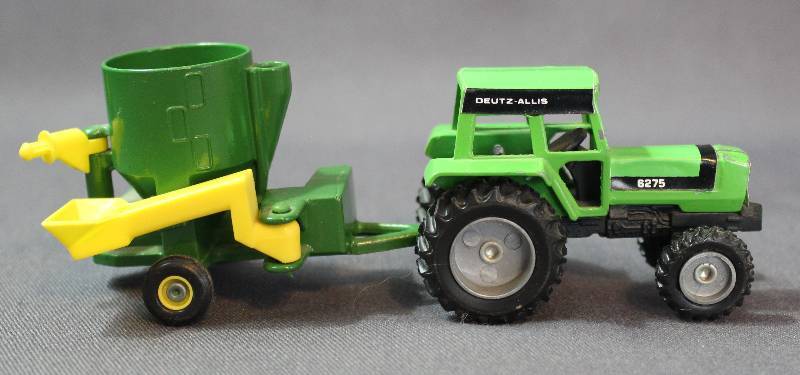 lot 9178 image: Die Cast Deutz-Allis 6275 Tractor with ERTL Farm Crop Trailer. 1936D - 1151 8311